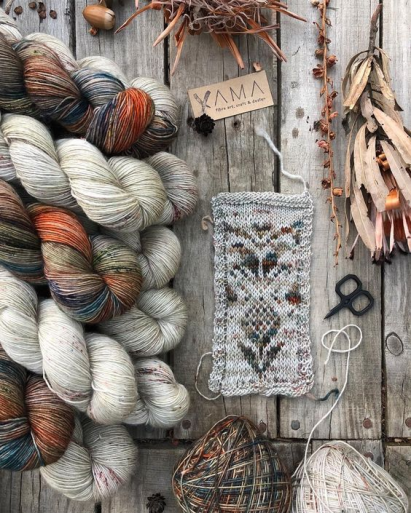 Расшифровка денима: Понимание спора о натуральных и синтетических волокнах